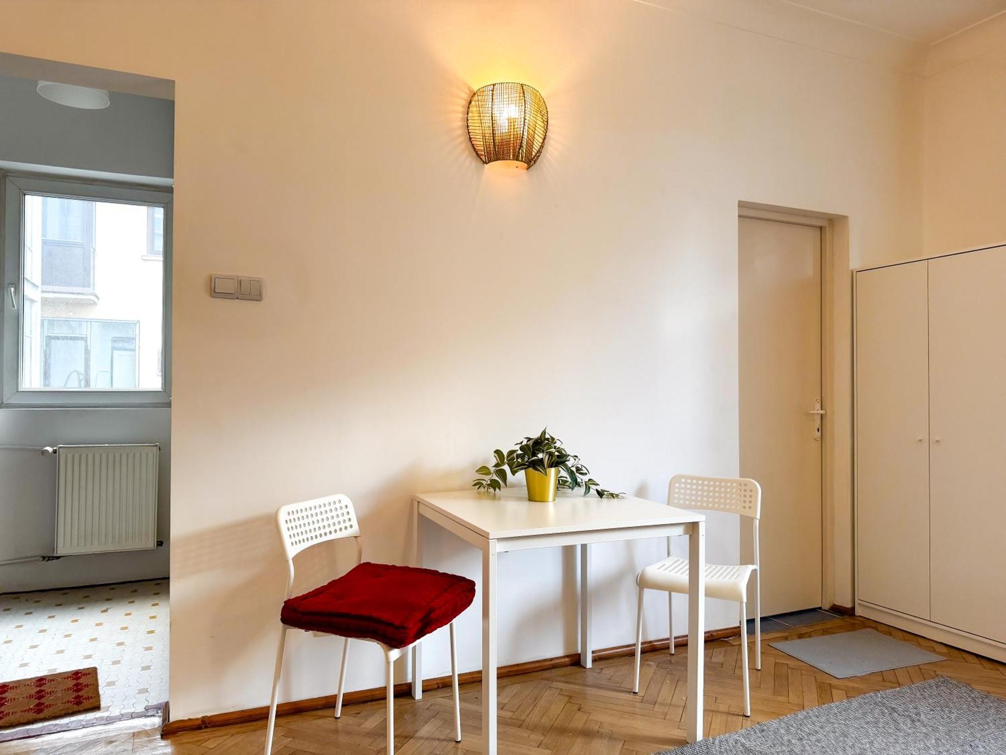Central Retreat Apartments Bucureşti Ngoại thất bức ảnh